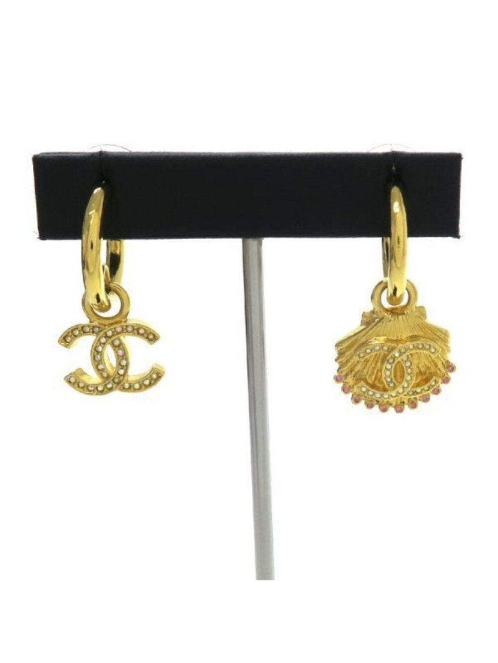 Chanel Earrings Gold